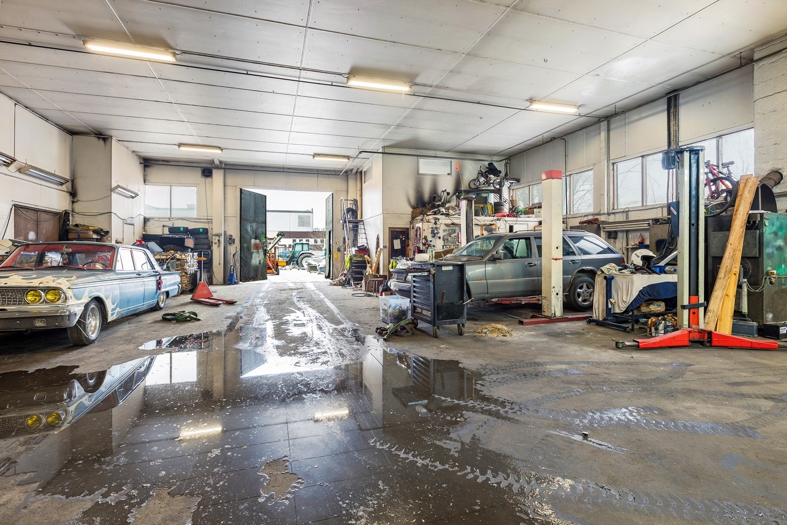 Verksted/hall Galleribilde