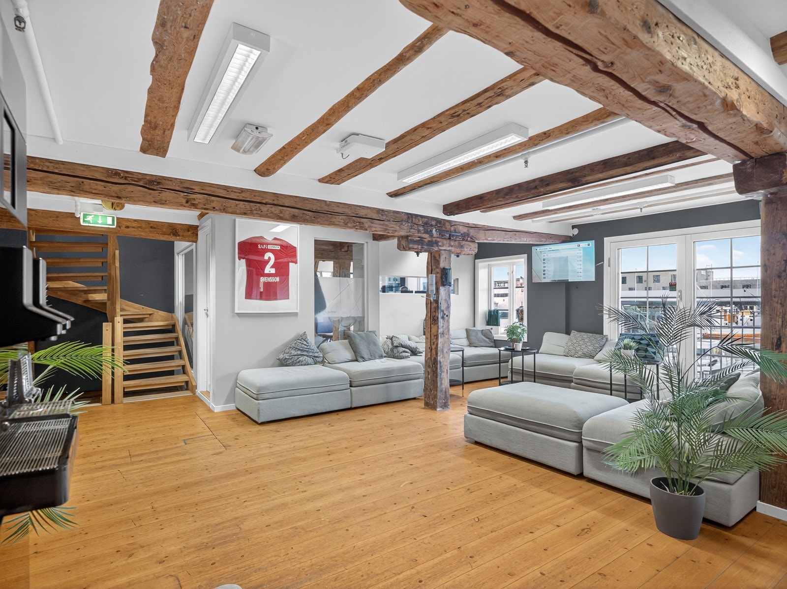 Seksjonen kan by på 19 kontorer fordelt på de tre etasjene. Galleribilde