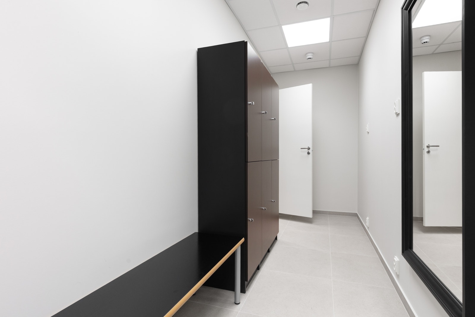 Nye garderober med dusj Galleribilde