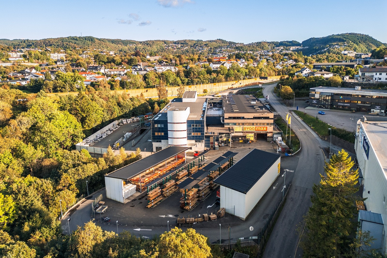 Legg merke til det store utearealet, samtidig som man har god og oversiktlig logistikk. Galleribilde