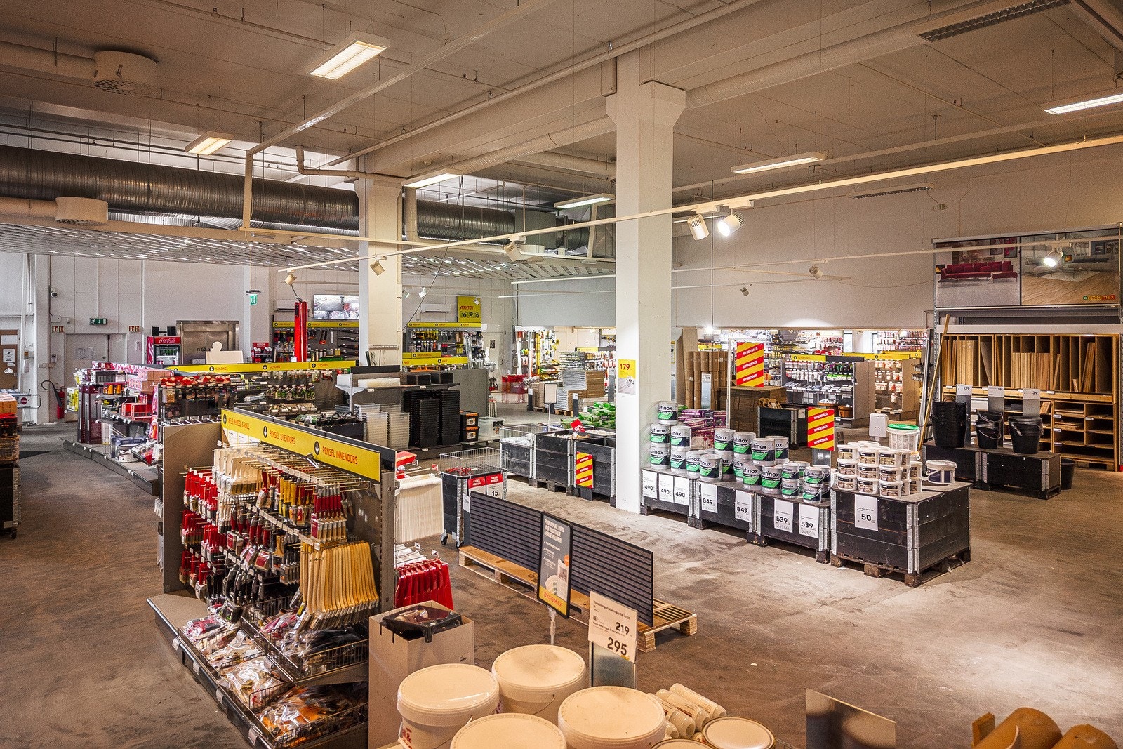 Luftige lokaler i butikkdelen. Galleribilde