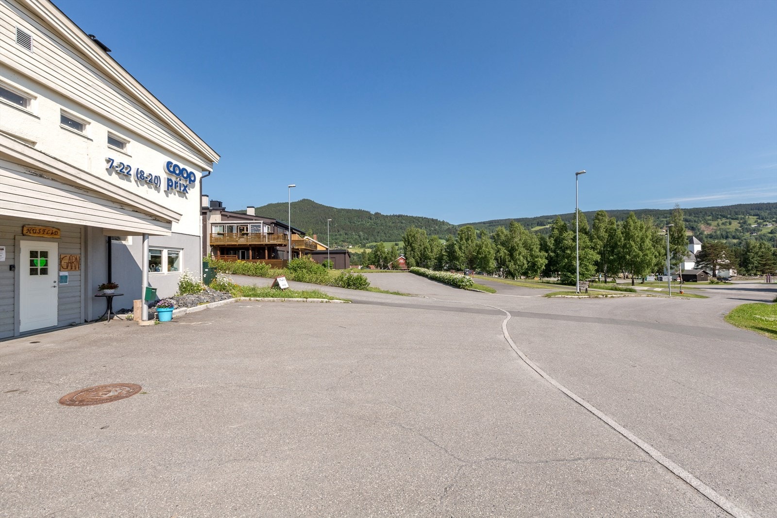 Bra med parkering Galleribilde