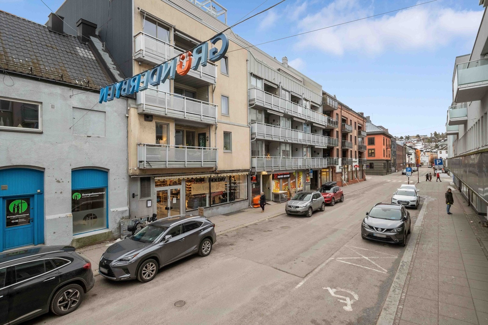 001.jpg Galleribilde