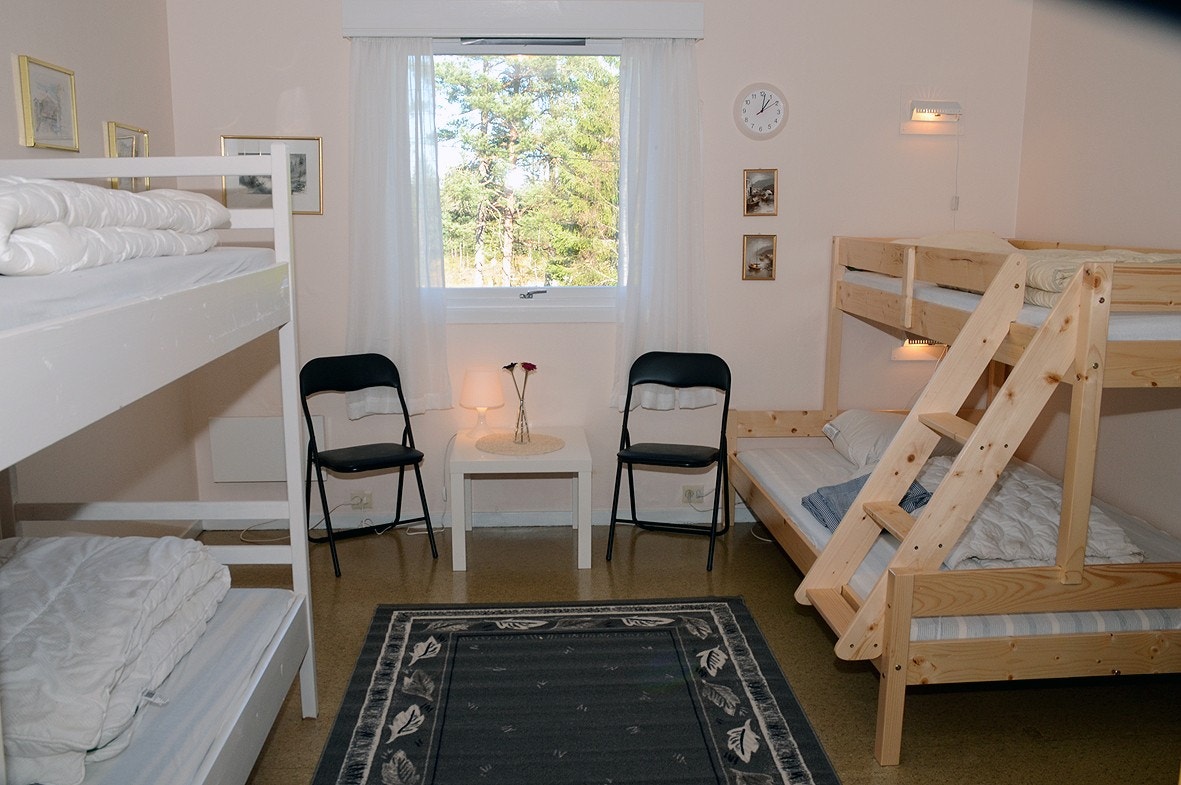 Soverom med familiekøyeseng og køyeseng - 5 sengeplasser. Galleribilde