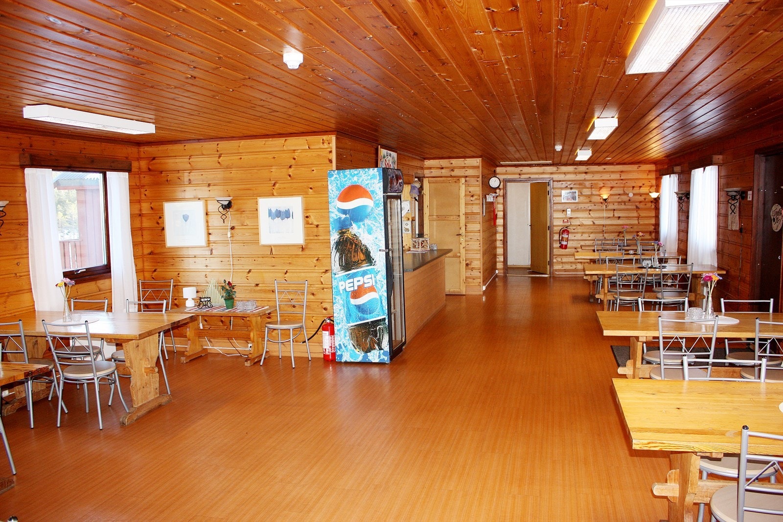 Kafe med ca. 40 sitteplasser Galleribilde