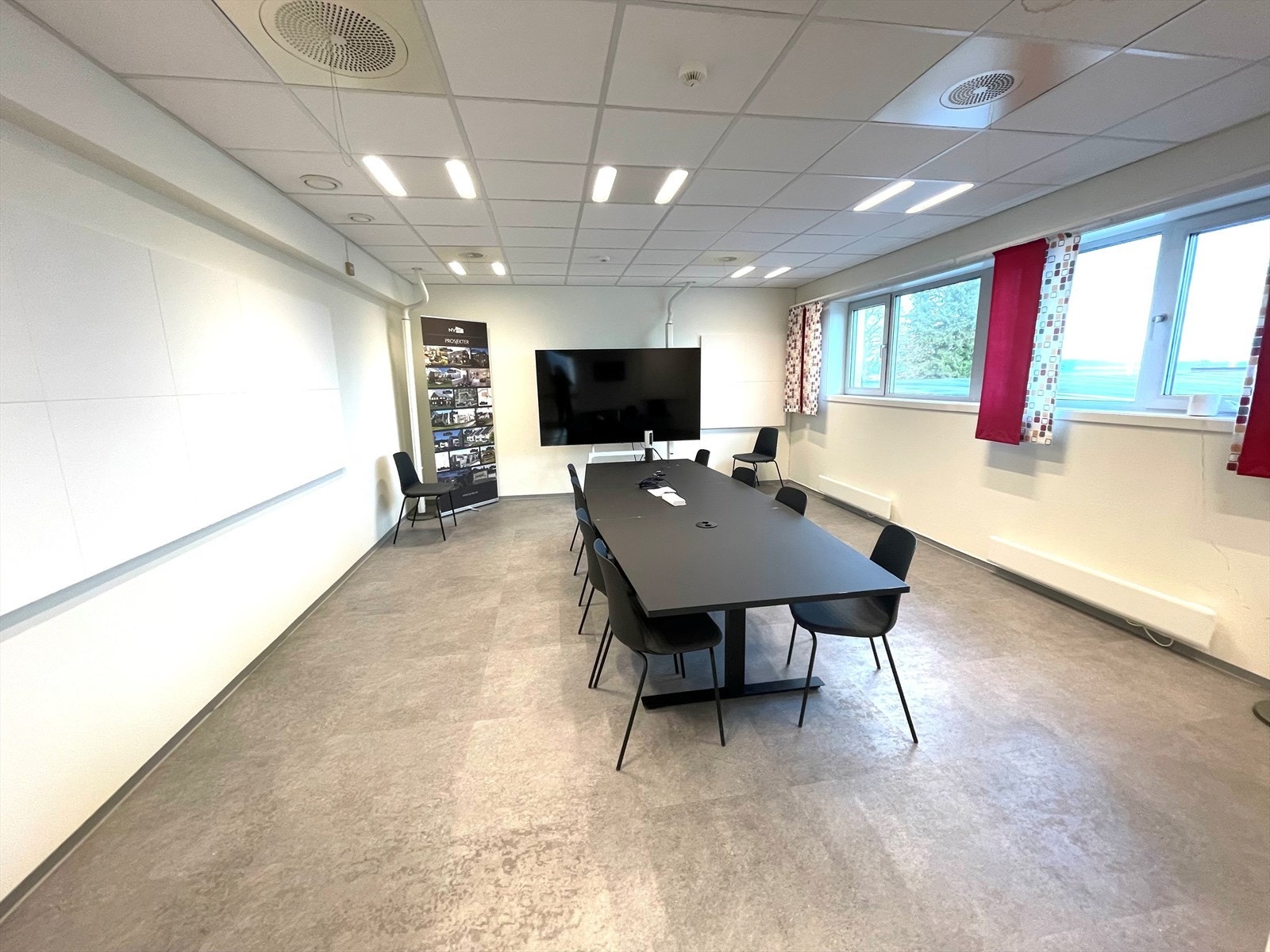 Kontor 2. etg felles møterom.jpg Galleribilde