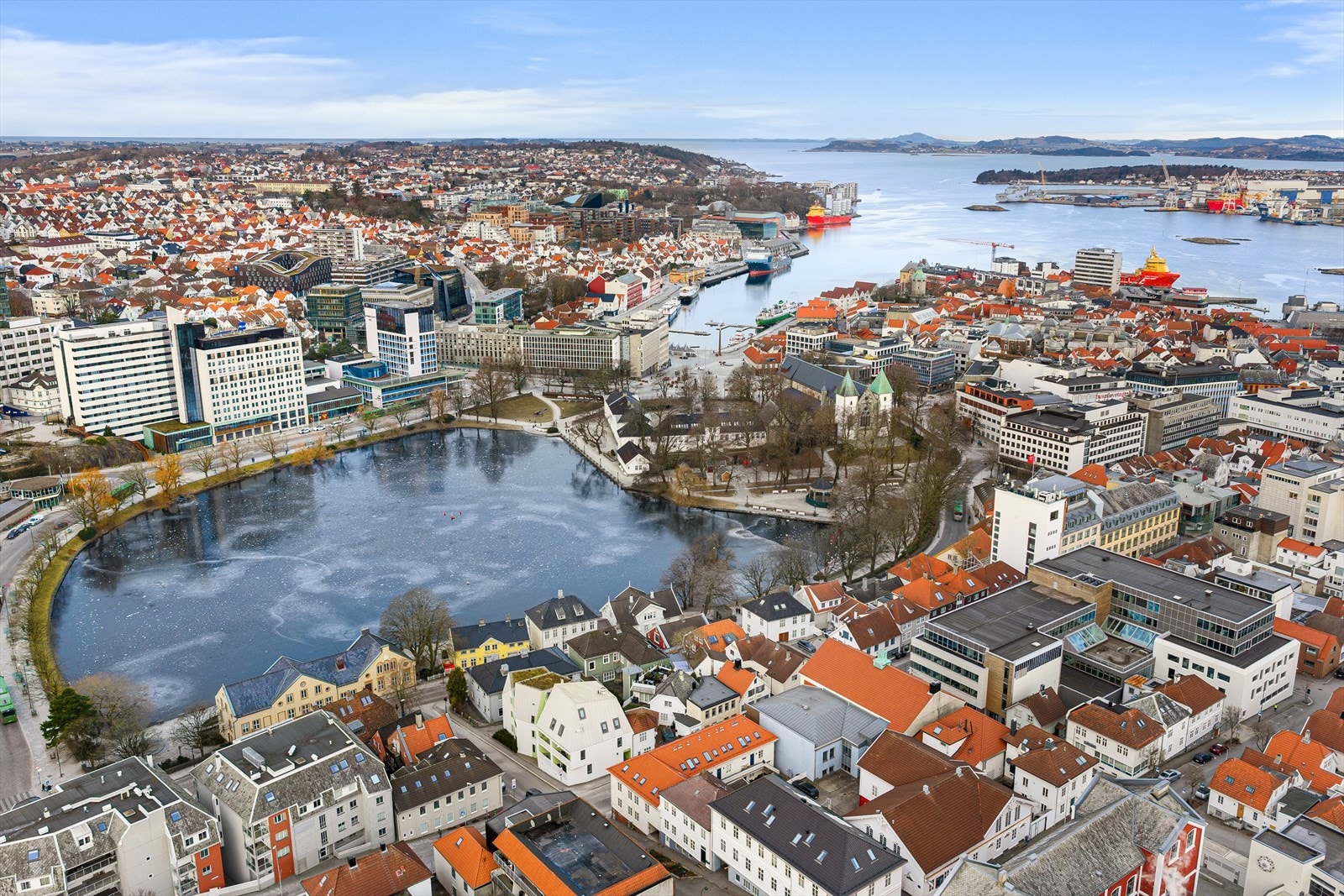 Leiligheten ligger like ved Breiavatnet - midt i hjertet av Stavanger. Galleribilde