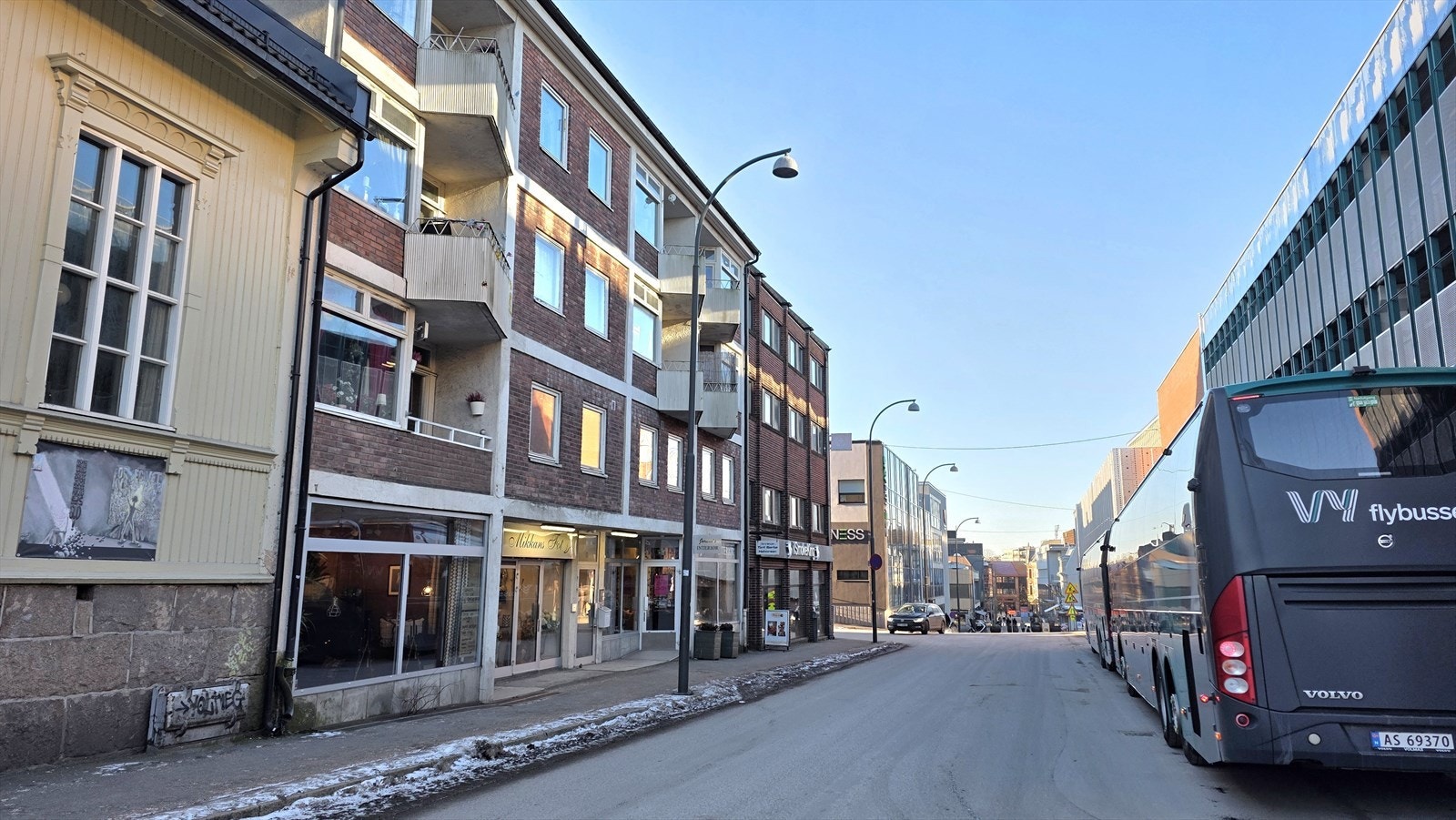 Lokalene ligger vis-à-vis inngangen til Torvbyen og er i tillegg godt eksponert mot bussterminalen og trafikkert sentrumsgate Galleribilde