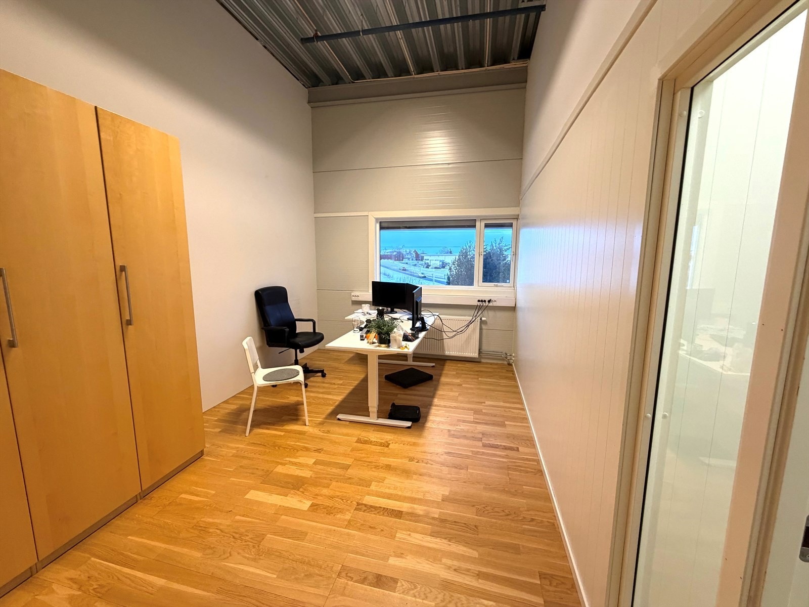 3. etg. Hjørneareal stort kontor. Galleribilde