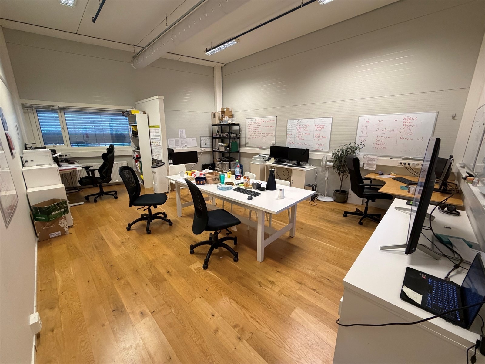 2. etg kontor åpent kontorareal.jpg Galleribilde