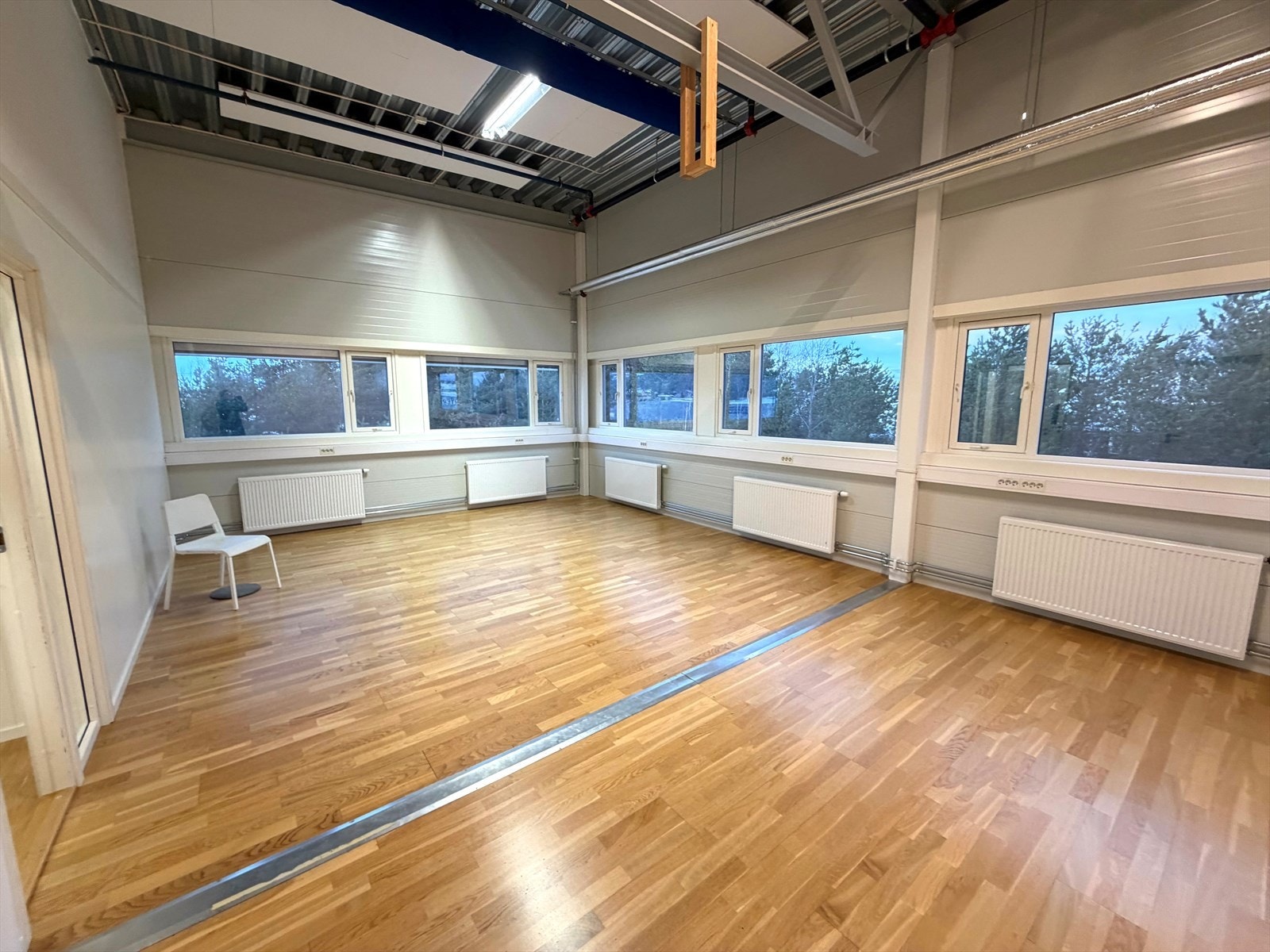 3. etg Hjørneareal stort møterom- møterom + cellekontor.jpg Galleribilde