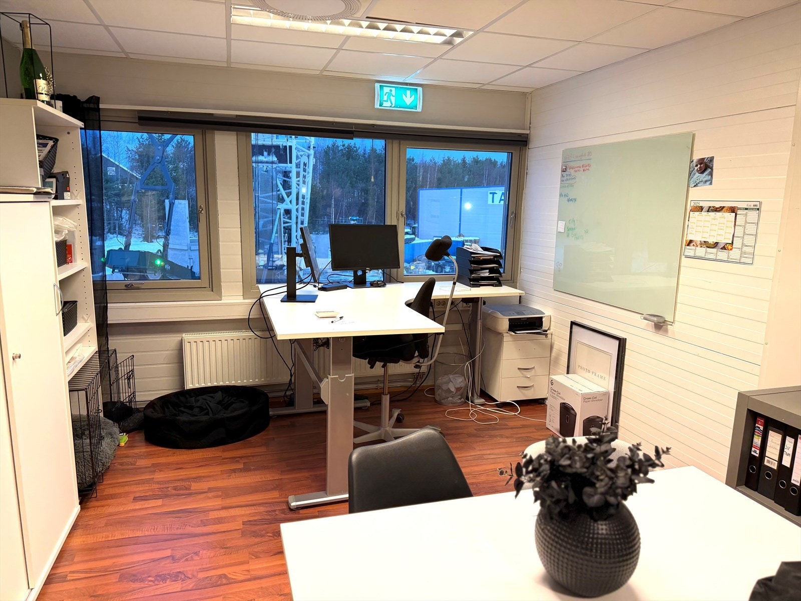 2. etg Byggetrinn 1ca. 100 kvm BTA med 3 cellekontor og sosialt rom med kjøkken Galleribilde