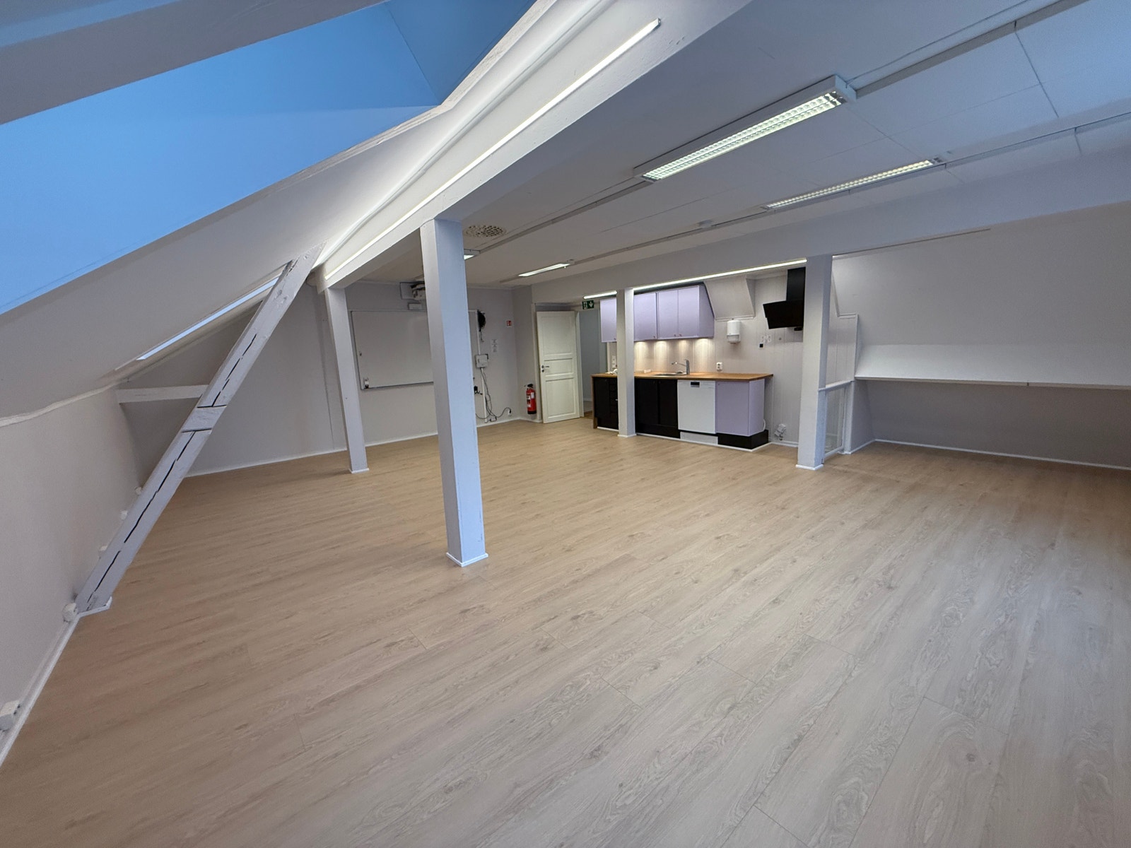 Møterom med lite kjøkken Galleribilde