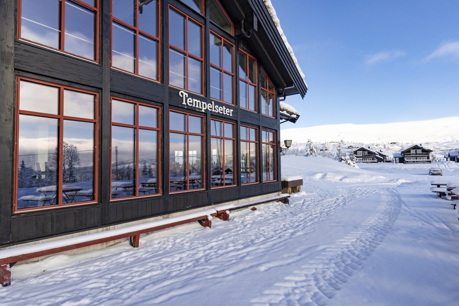 På eiendommen er det flotte uteområder, som kan benyttes av gjester hele året. Galleribilde