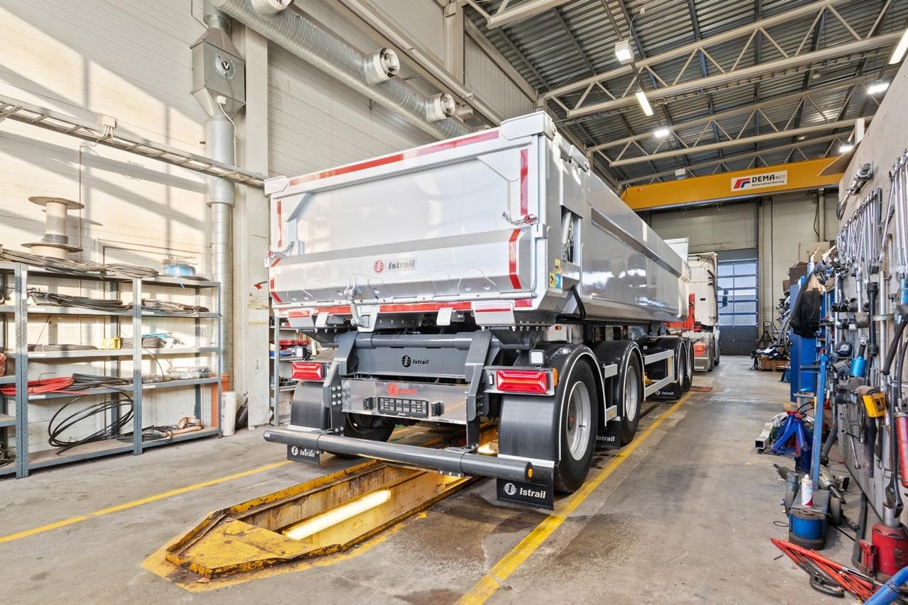 Vekstedhall med smøregrav. Galleribilde