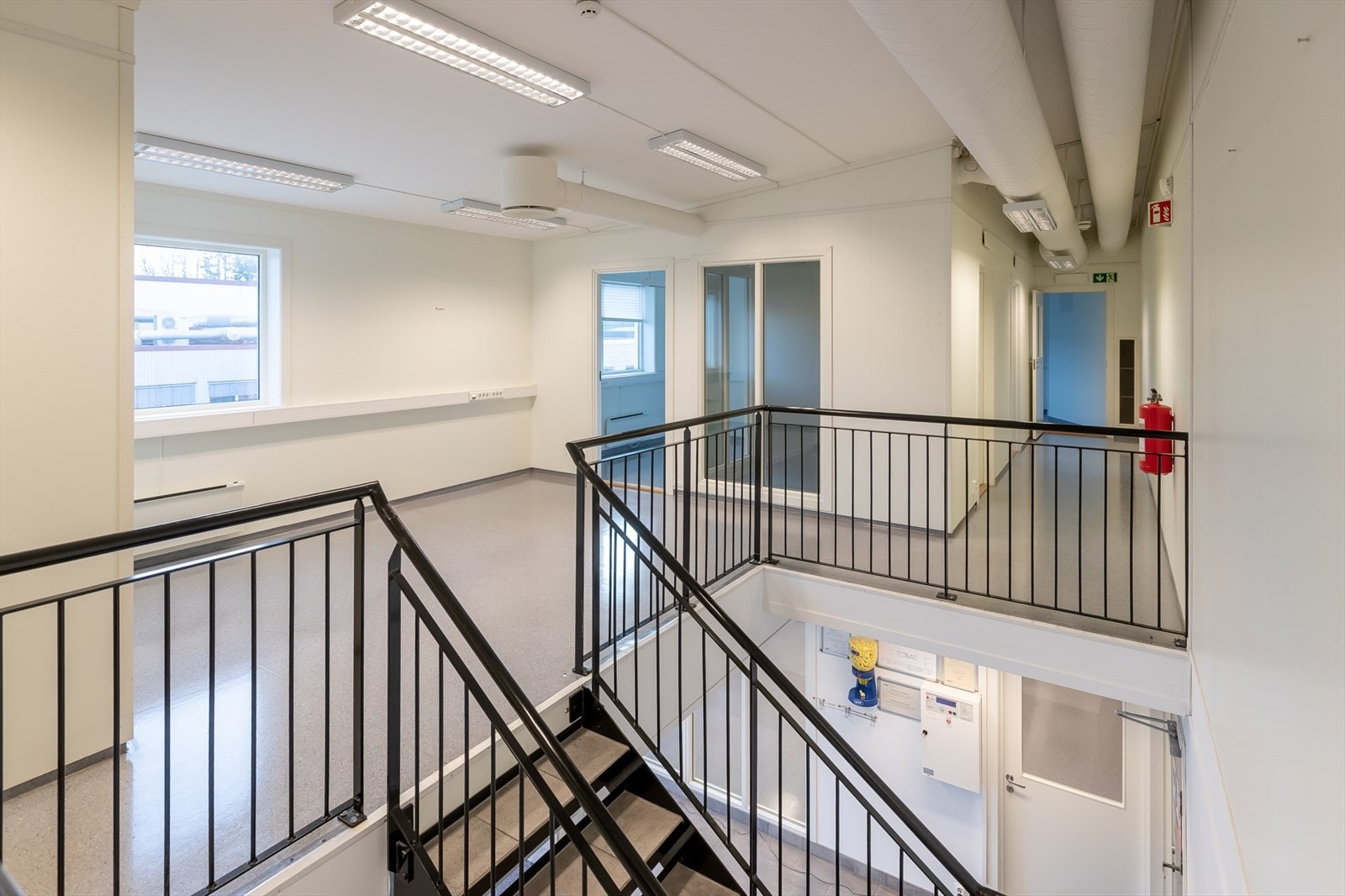 Trapp opp til 2. etasje kontor del Galleribilde