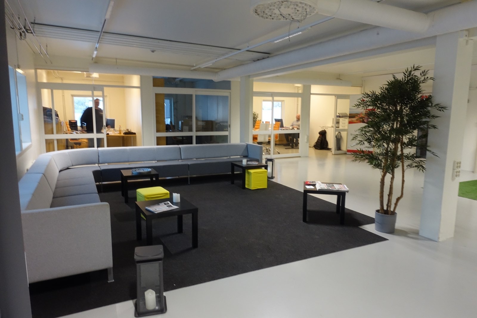 Salgsareal og kontor Galleribilde