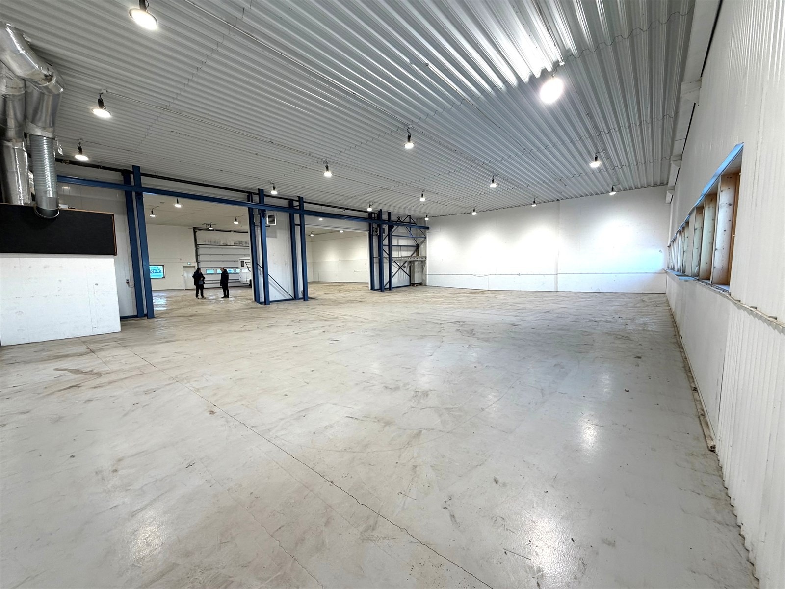 Fra innerst mot 2 kjøreporter. Galleribilde