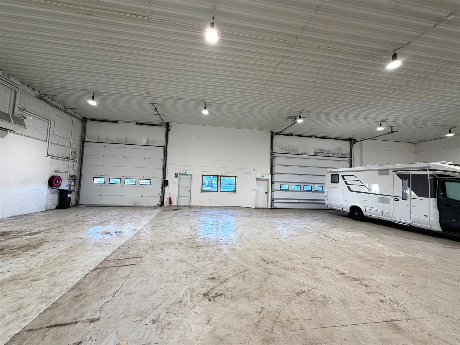 2 kjøreporter inn til høytlageret Galleribilde