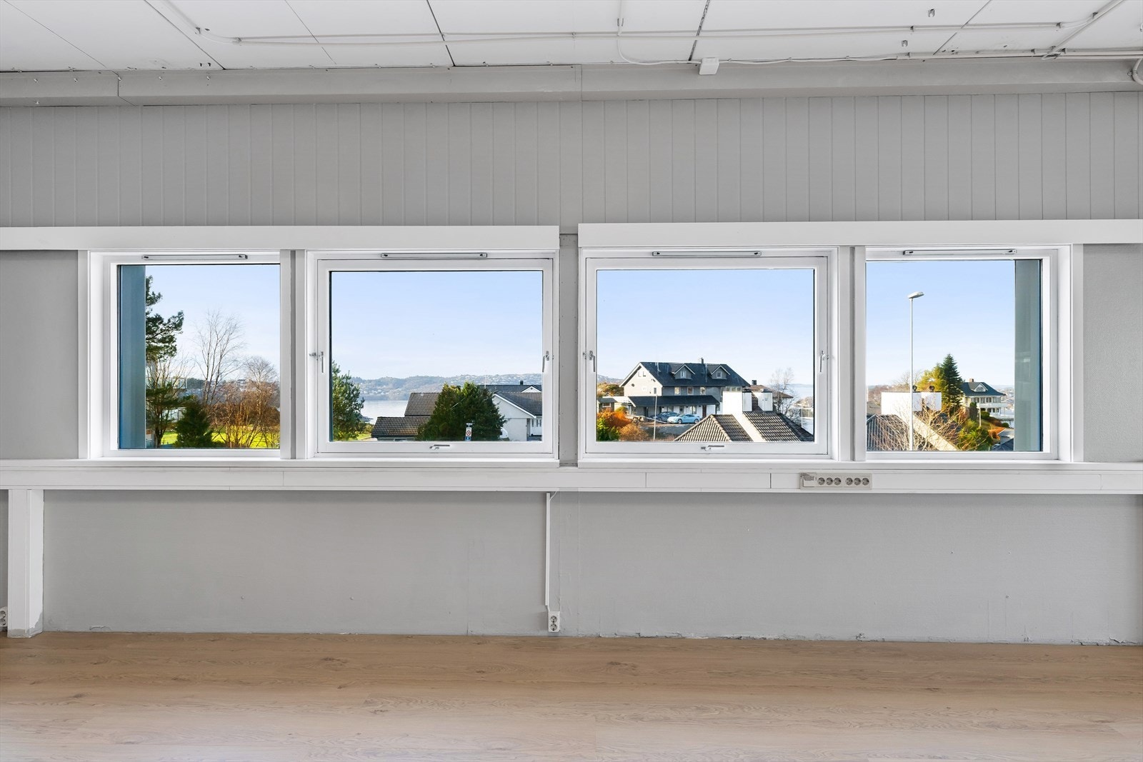 Lokalene er klar for innredning til ny leietaker. Gode dagslysforhold. BTA ca. 474 m². Lokalene kan deles mellom to leietakere Galleribilde