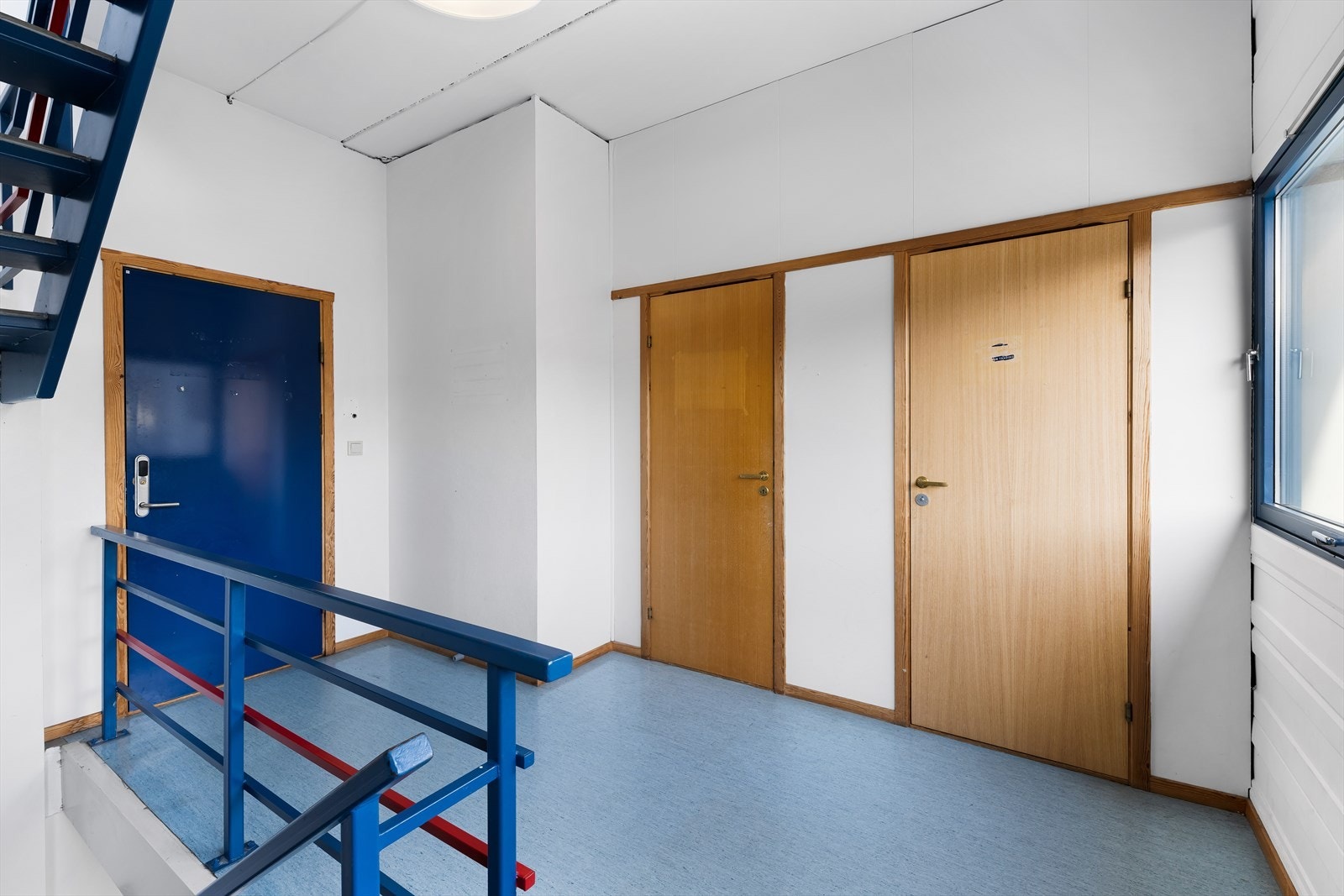 Lokalene er tilgjengelige via trapp. Det er ikke heis i bygget Galleribilde