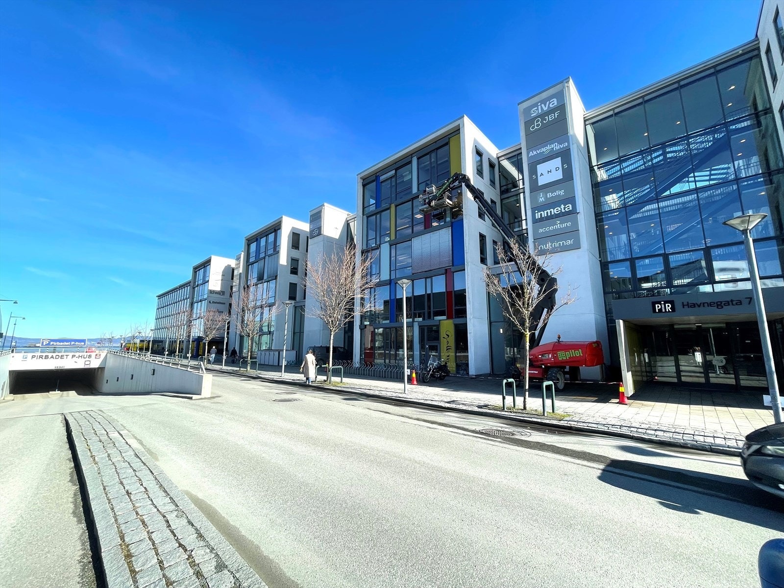 Pirsenteret og Pirbadet P-Hus.jpg Galleribilde