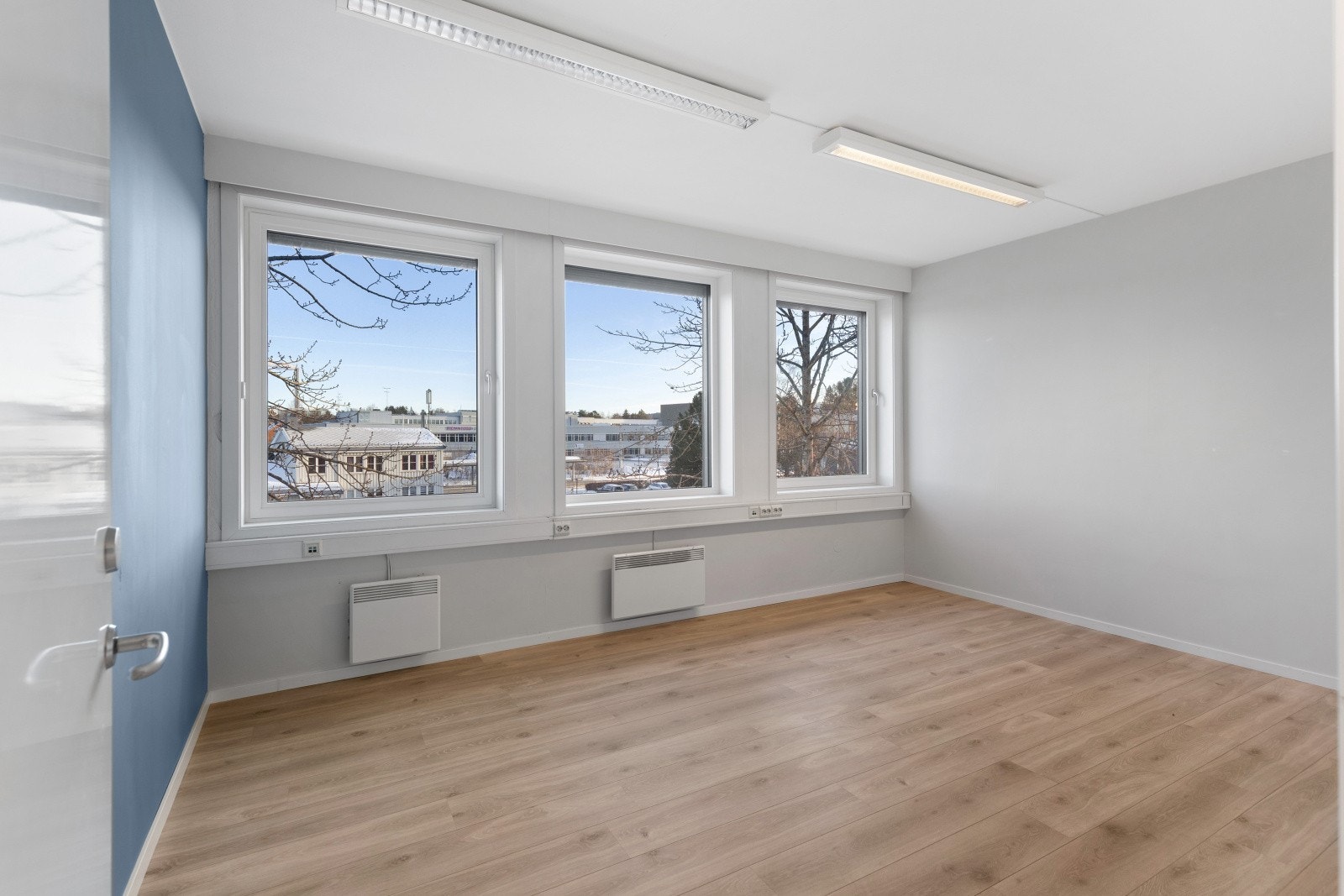 Arealet har enkel adkomst via heis, parkering rett utenfor Galleribilde