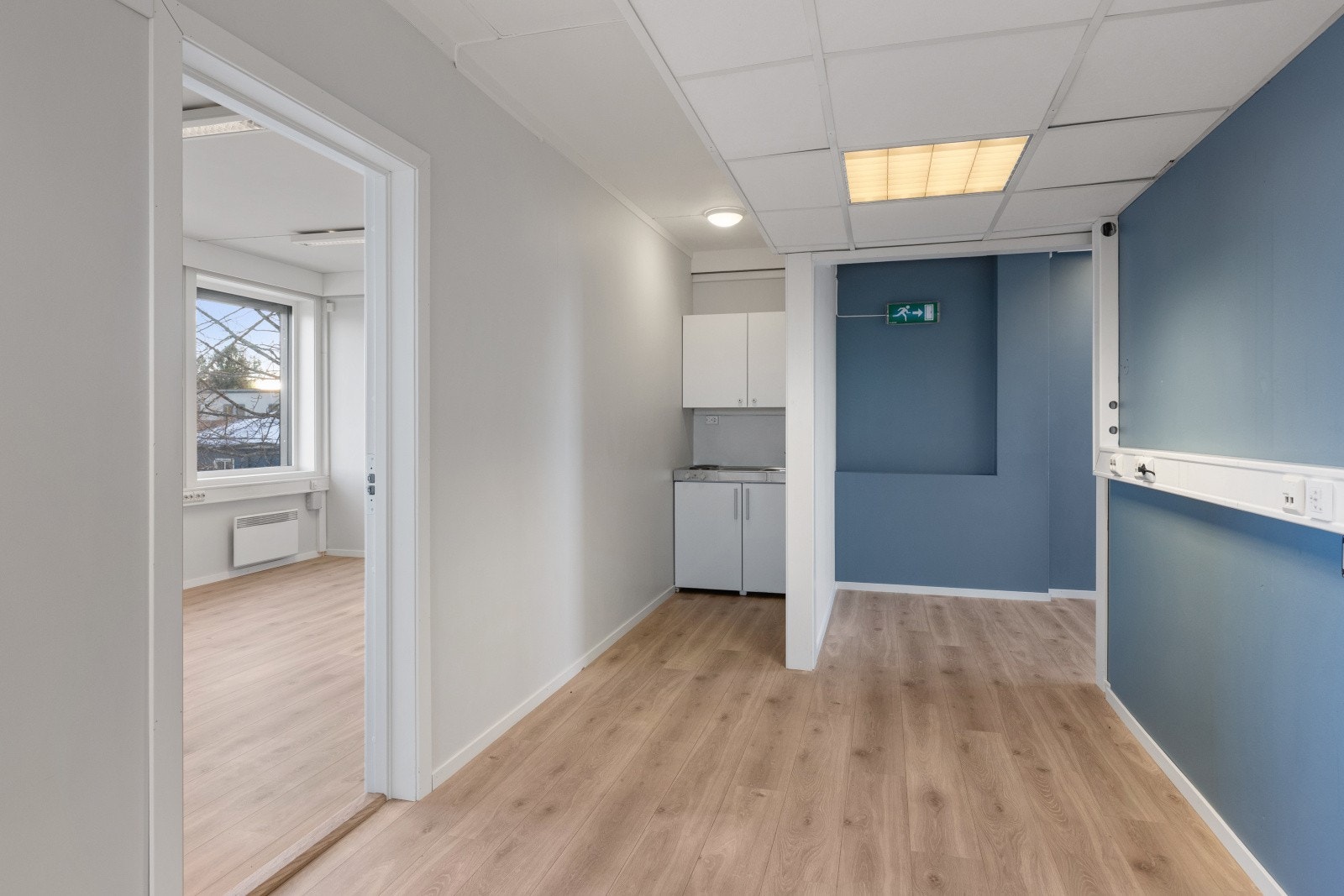 Inngangsparti og en liten kjøkkenkrok Galleribilde