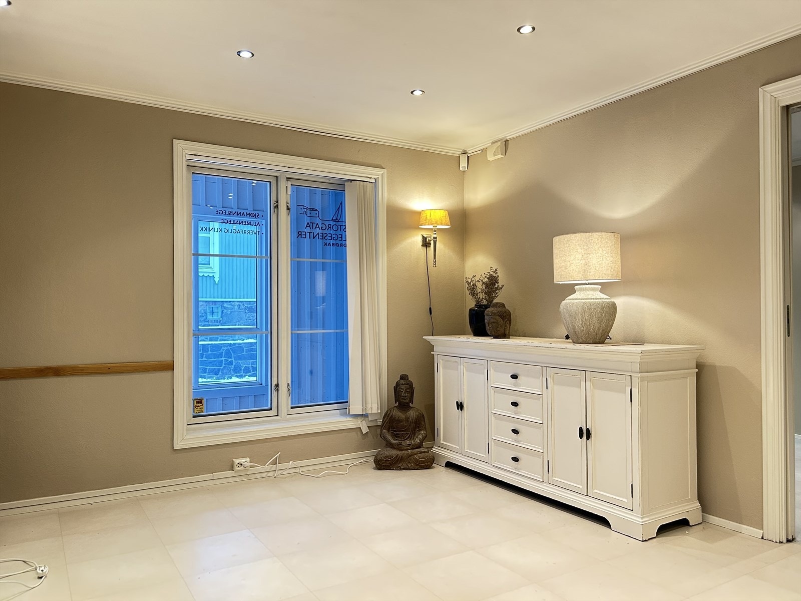 Entré som tidligere har blitt benyttet som venteværelse. Galleribilde