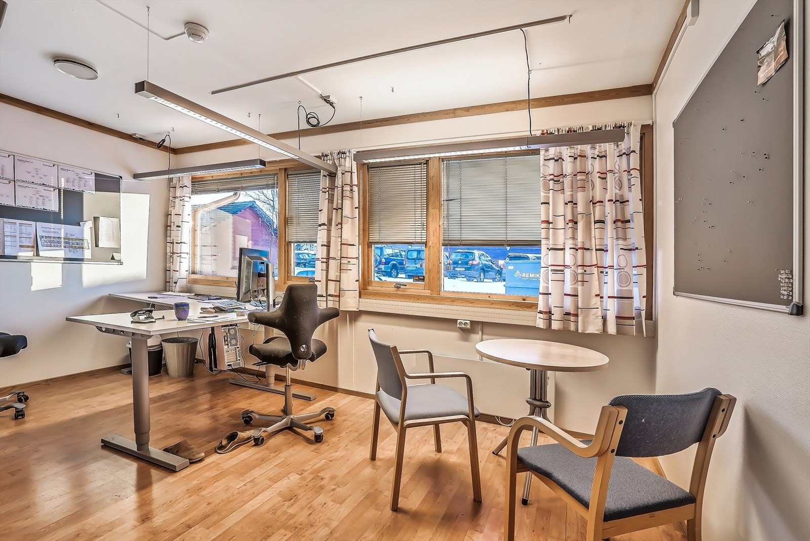 Lokalene består av mange cellekontor Galleribilde