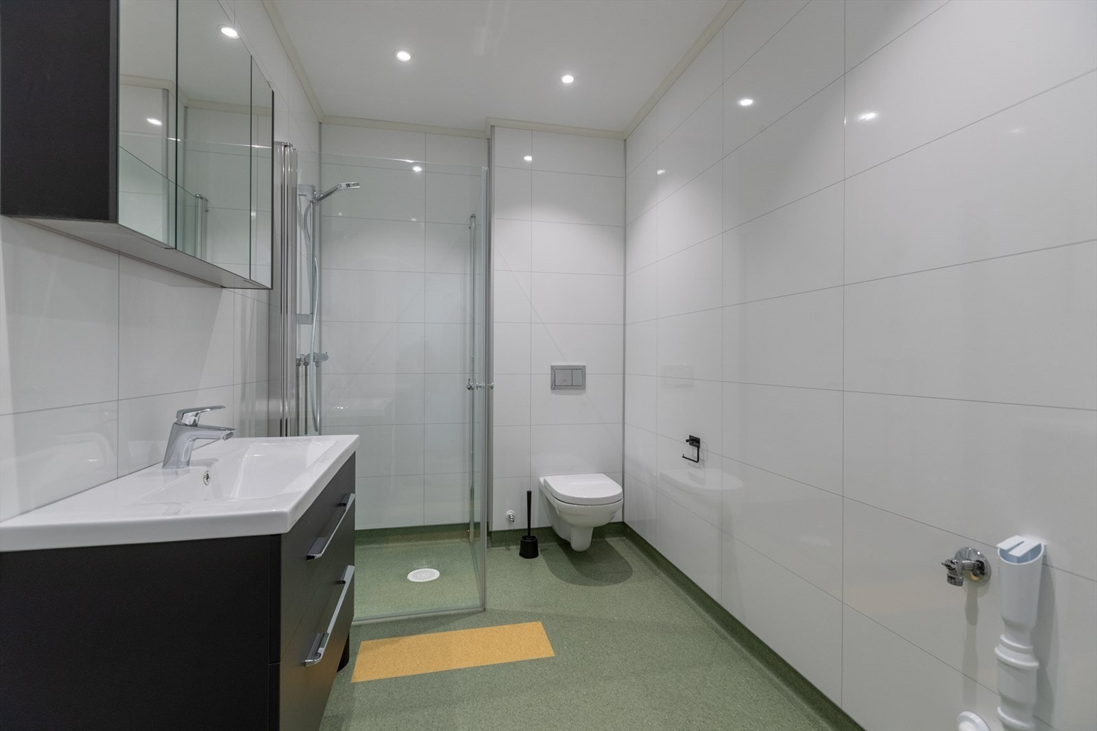 Jernbanegata-13 Galleribilde