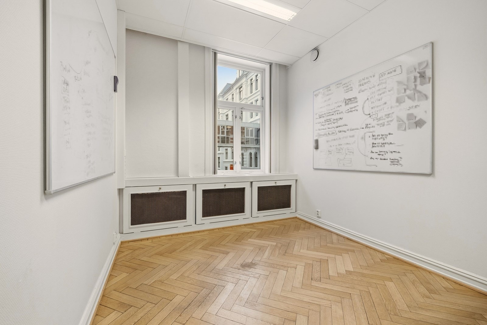 Kronprinsens gate 1, 1.etg. Galleribilde