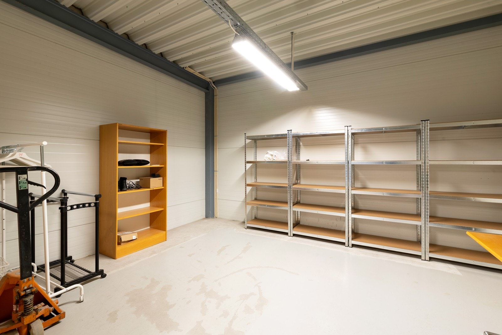 Mesanin. Galleribilde