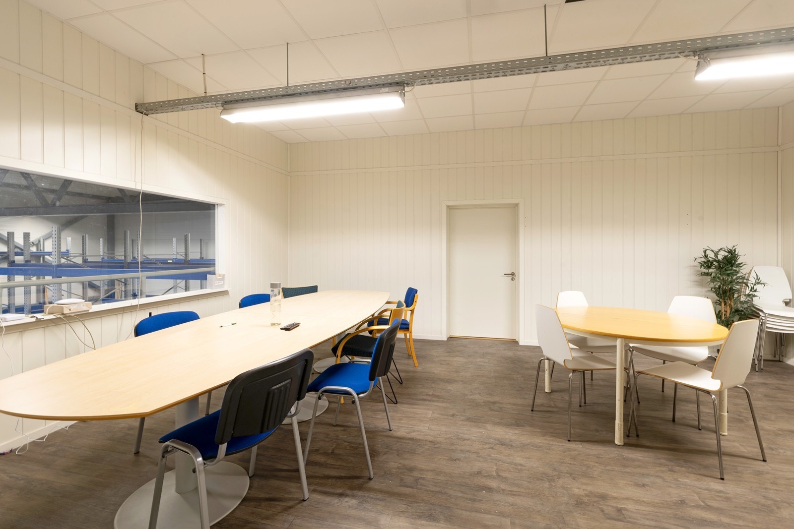 Mesanin. Galleribilde