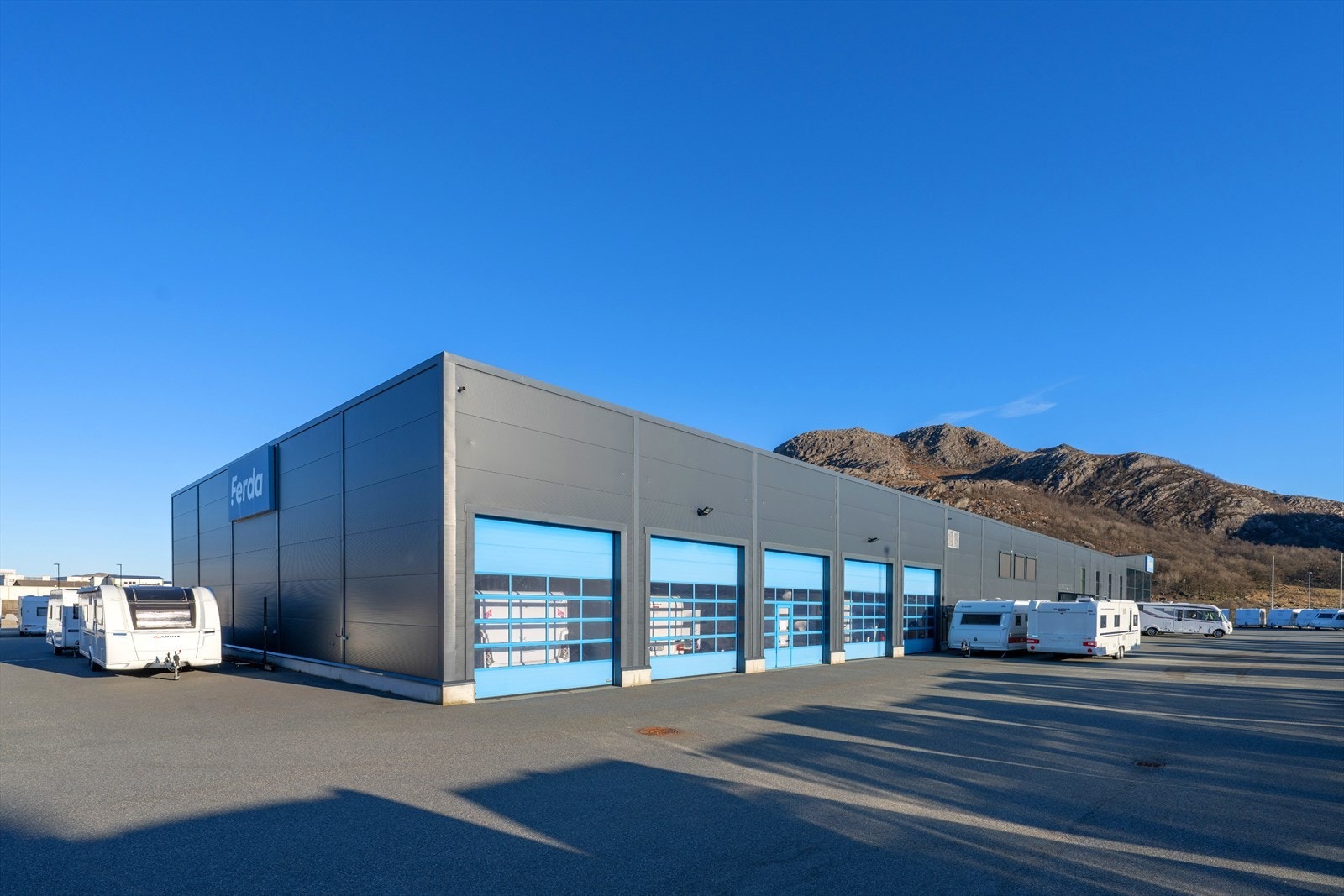 Del av verksteds areal - gode porter Galleribilde