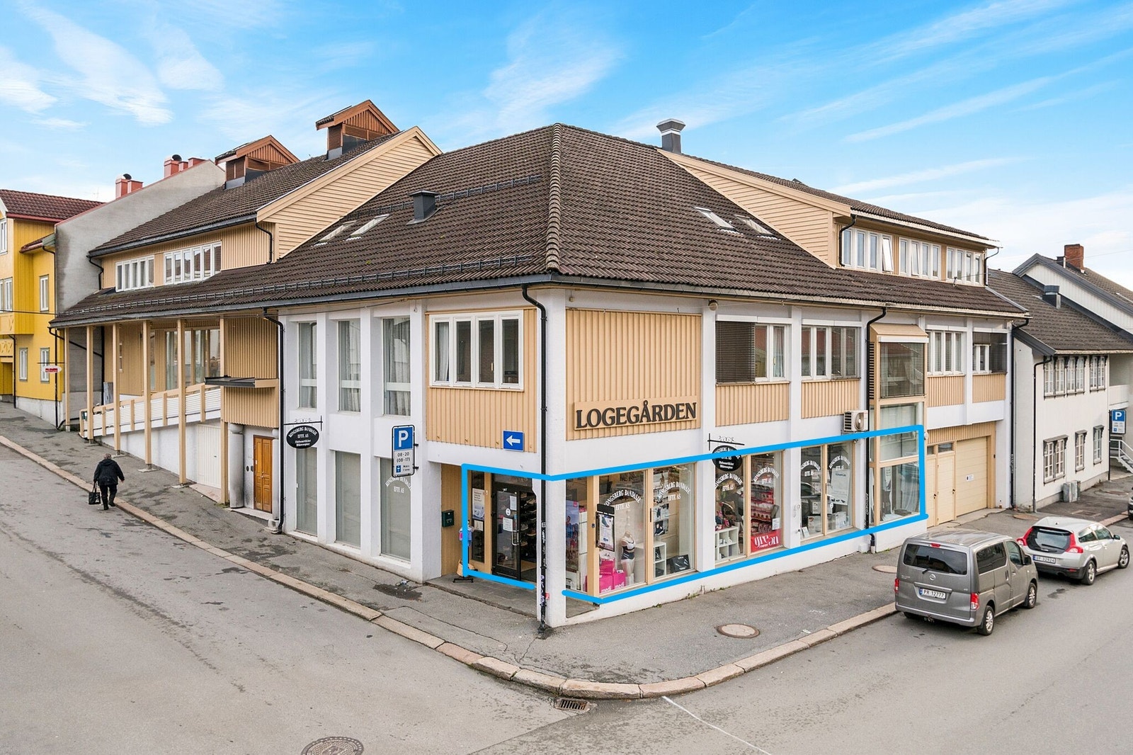 Kirkegata 9 - gode vindusflater ut mot gate. Galleribilde