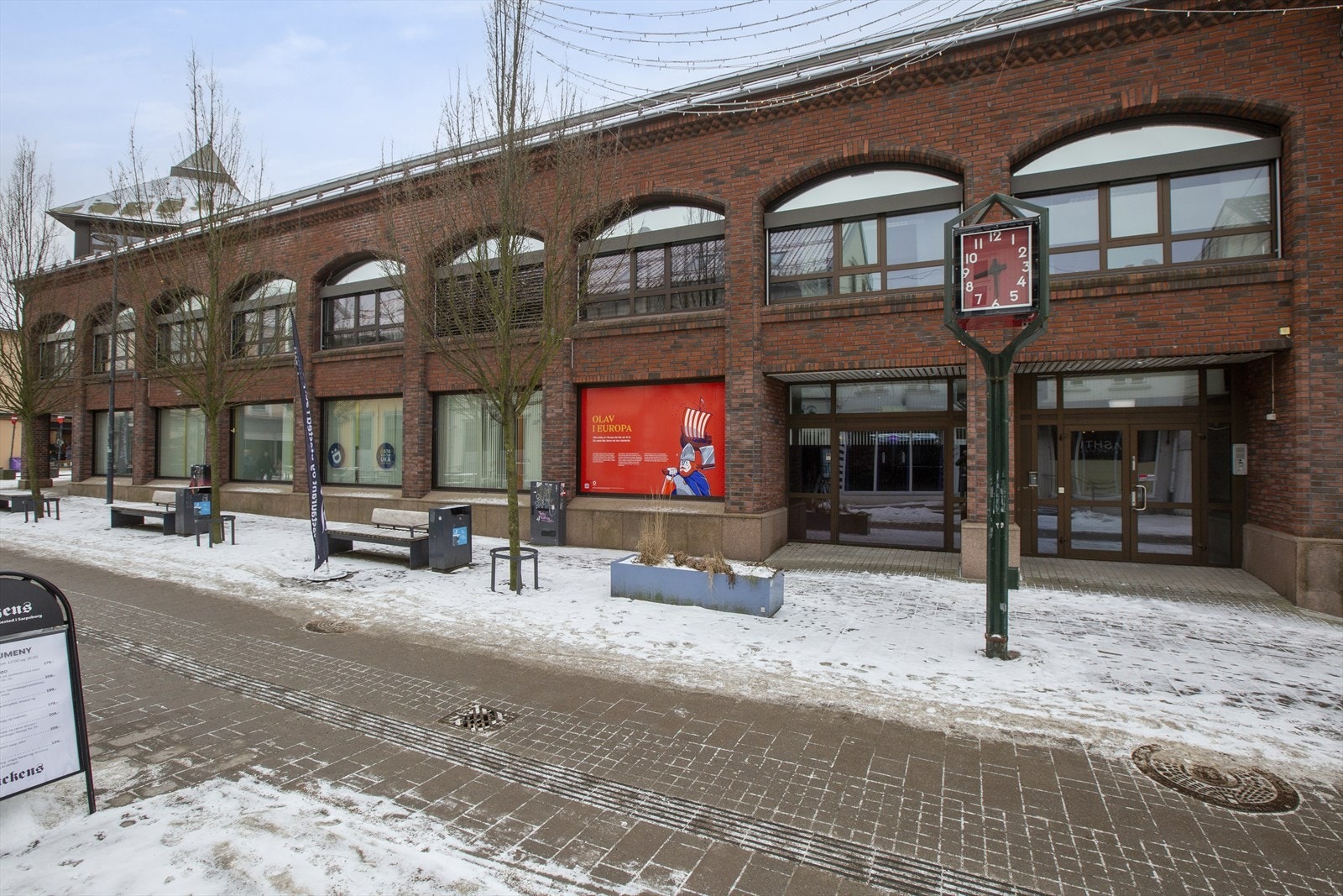 Handel i 1. etasje og handel/ kontor eller velvære i 2. og 3 etasje? Galleribilde
