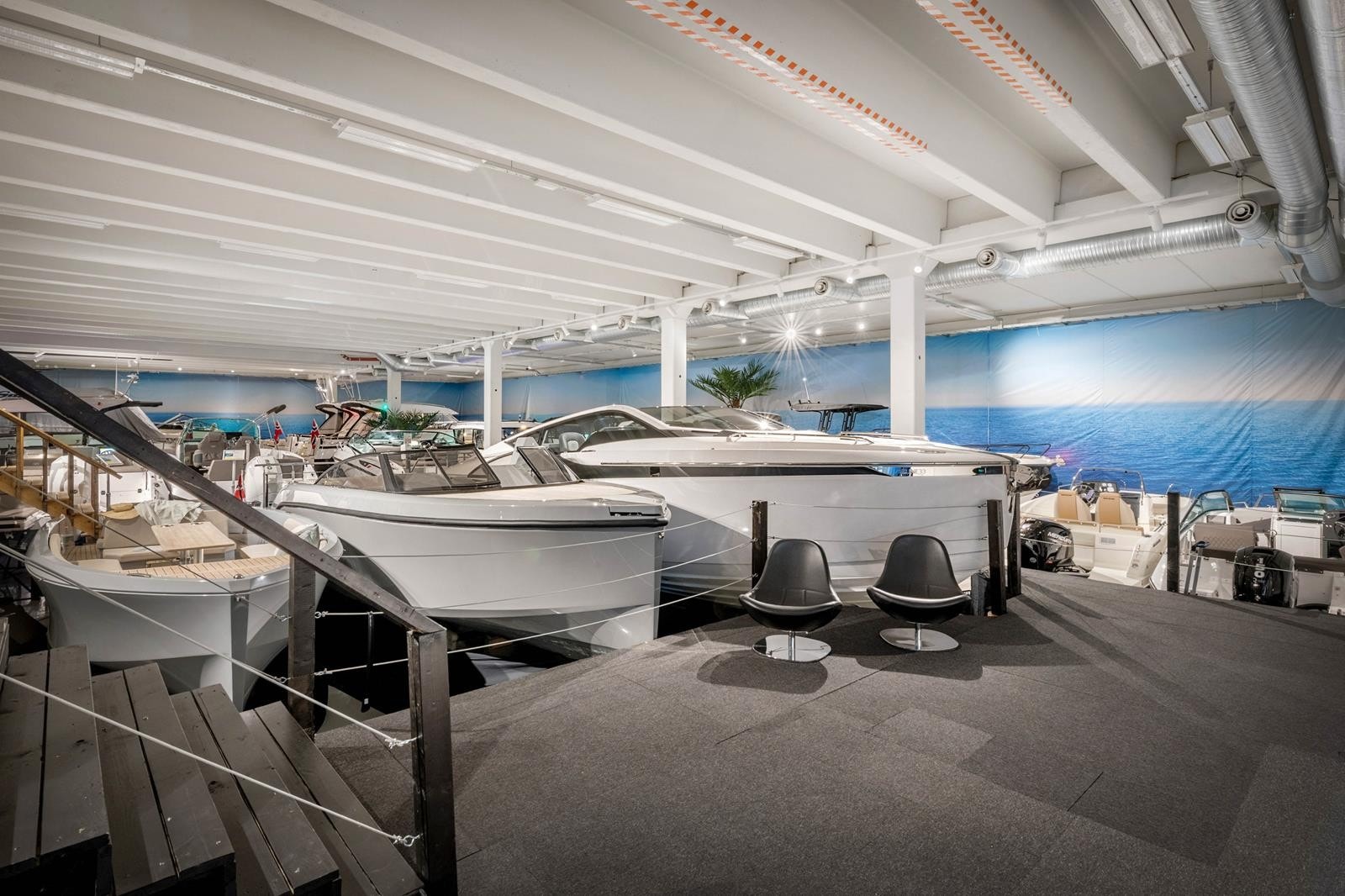 Lys og fin hall med svært god takhøyde Galleribilde