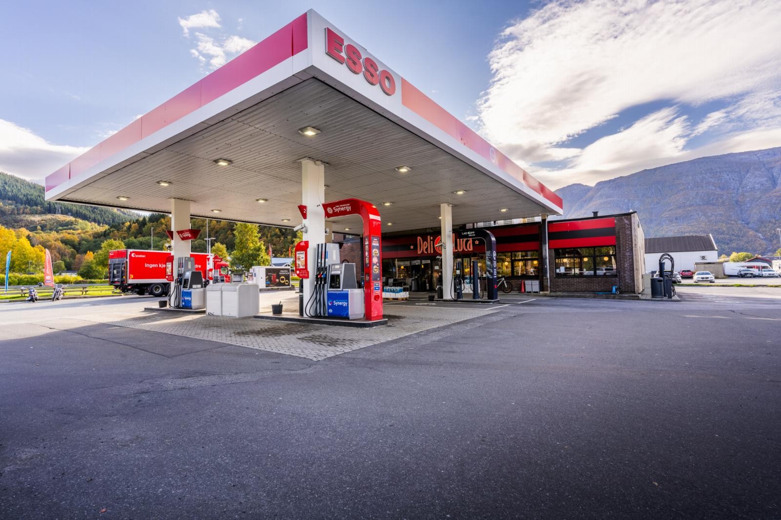 Stasjonsbygning. Galleribilde