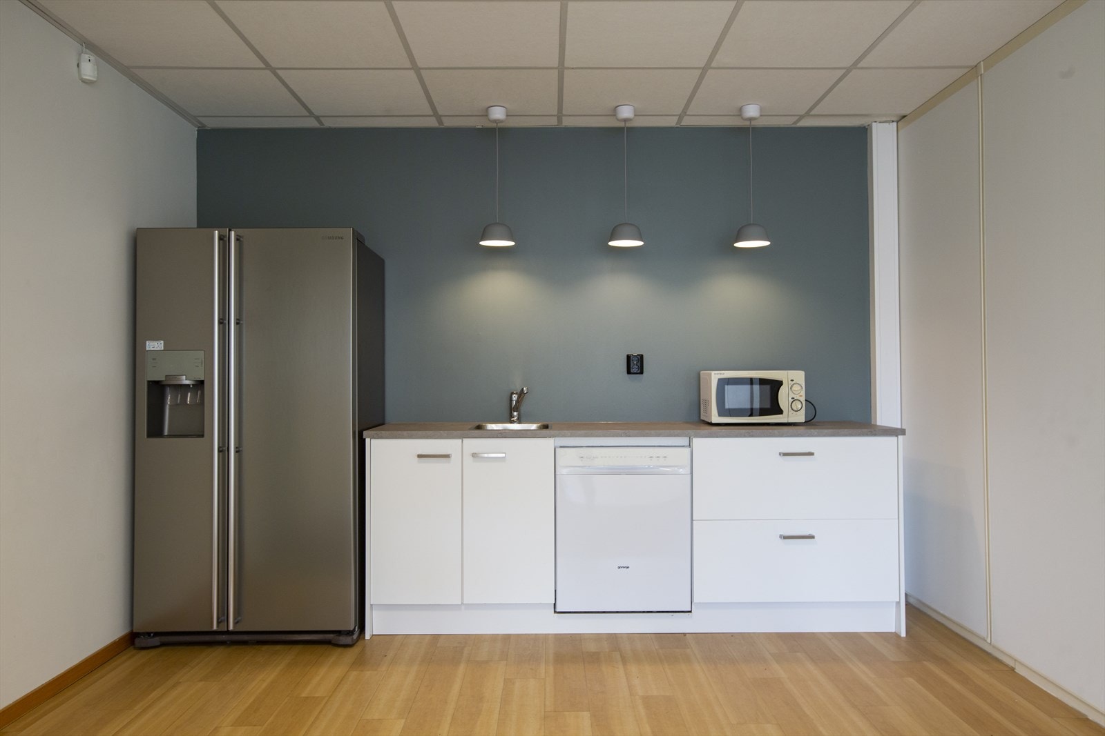 2. etasje kontorer med kjøkken Galleribilde