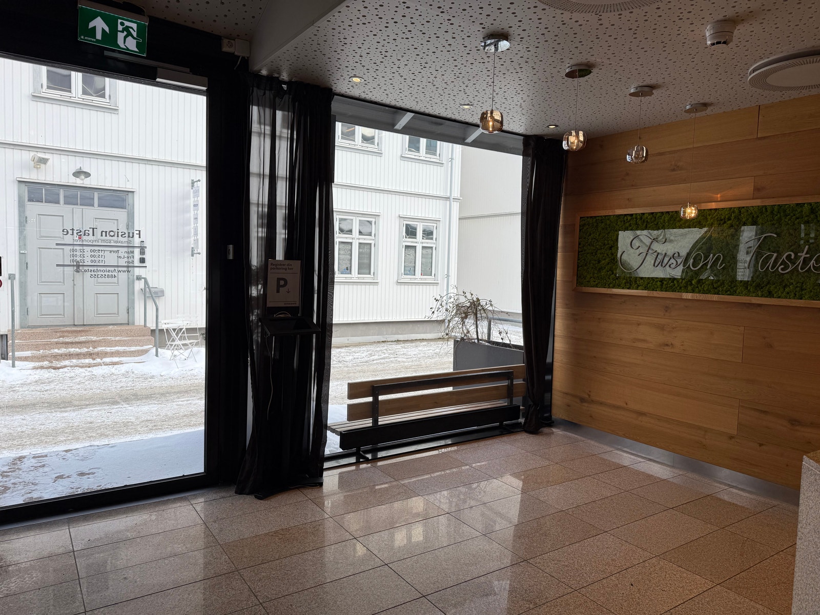 Entré. Galleribilde