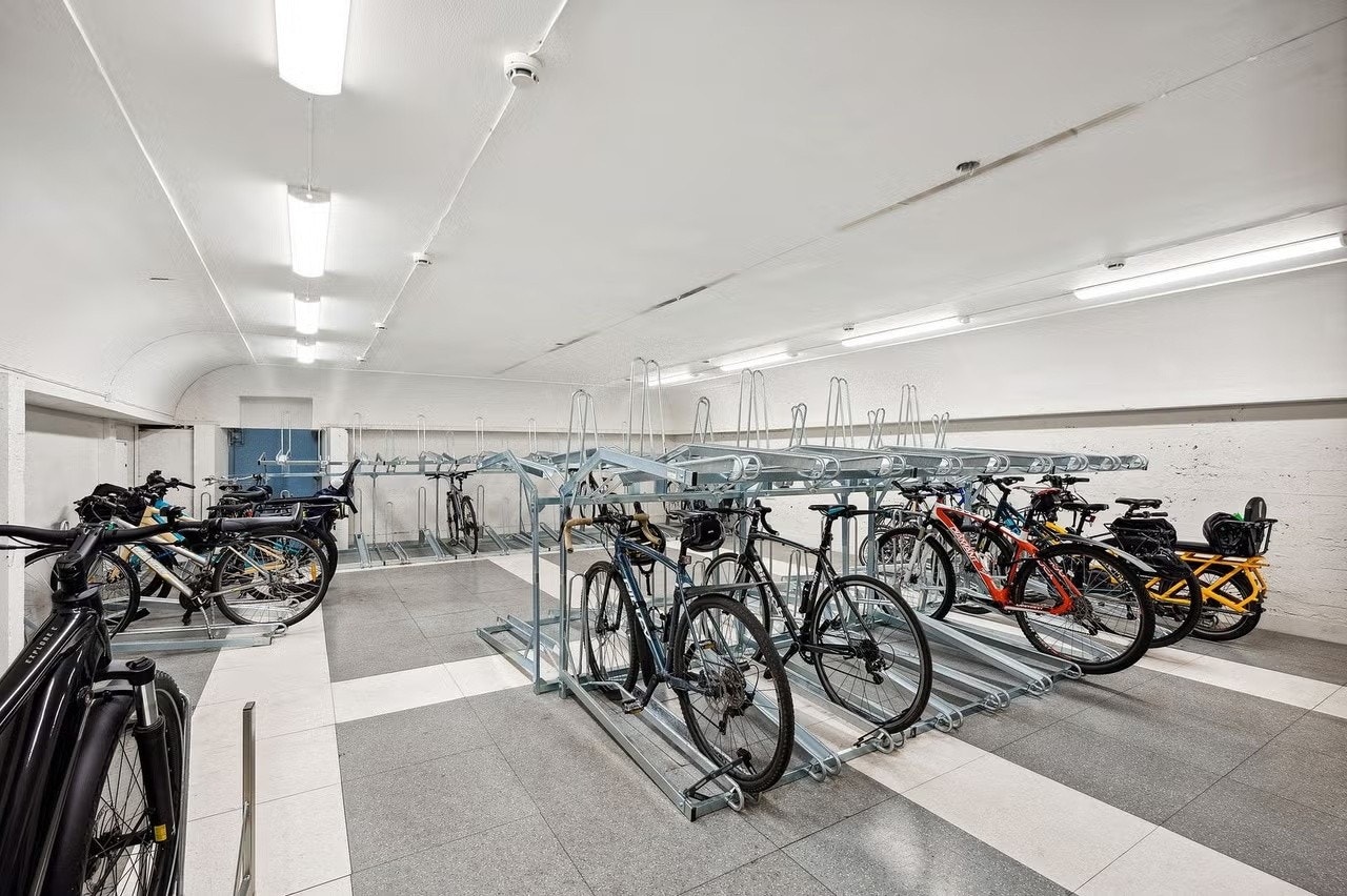 Felles sykkelrom i bygget Galleribilde