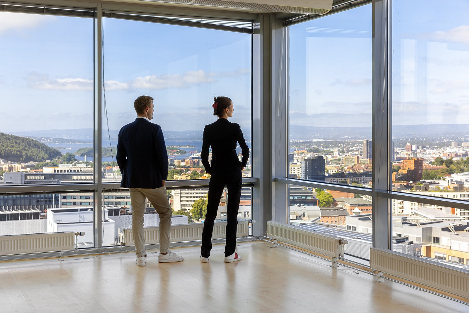Med utsikt over hele byen Galleribilde