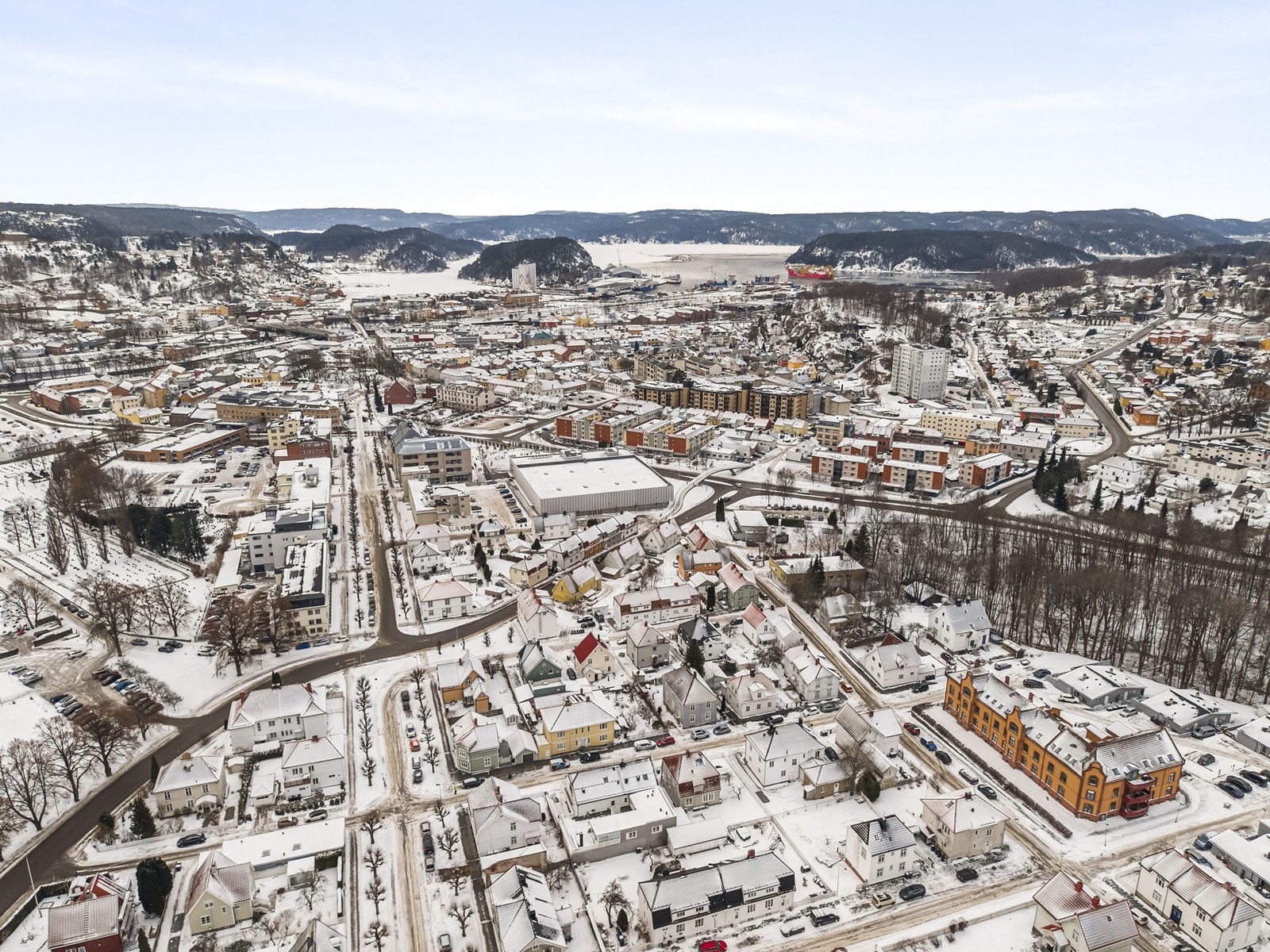 Dronebilde Halden Galleribilde