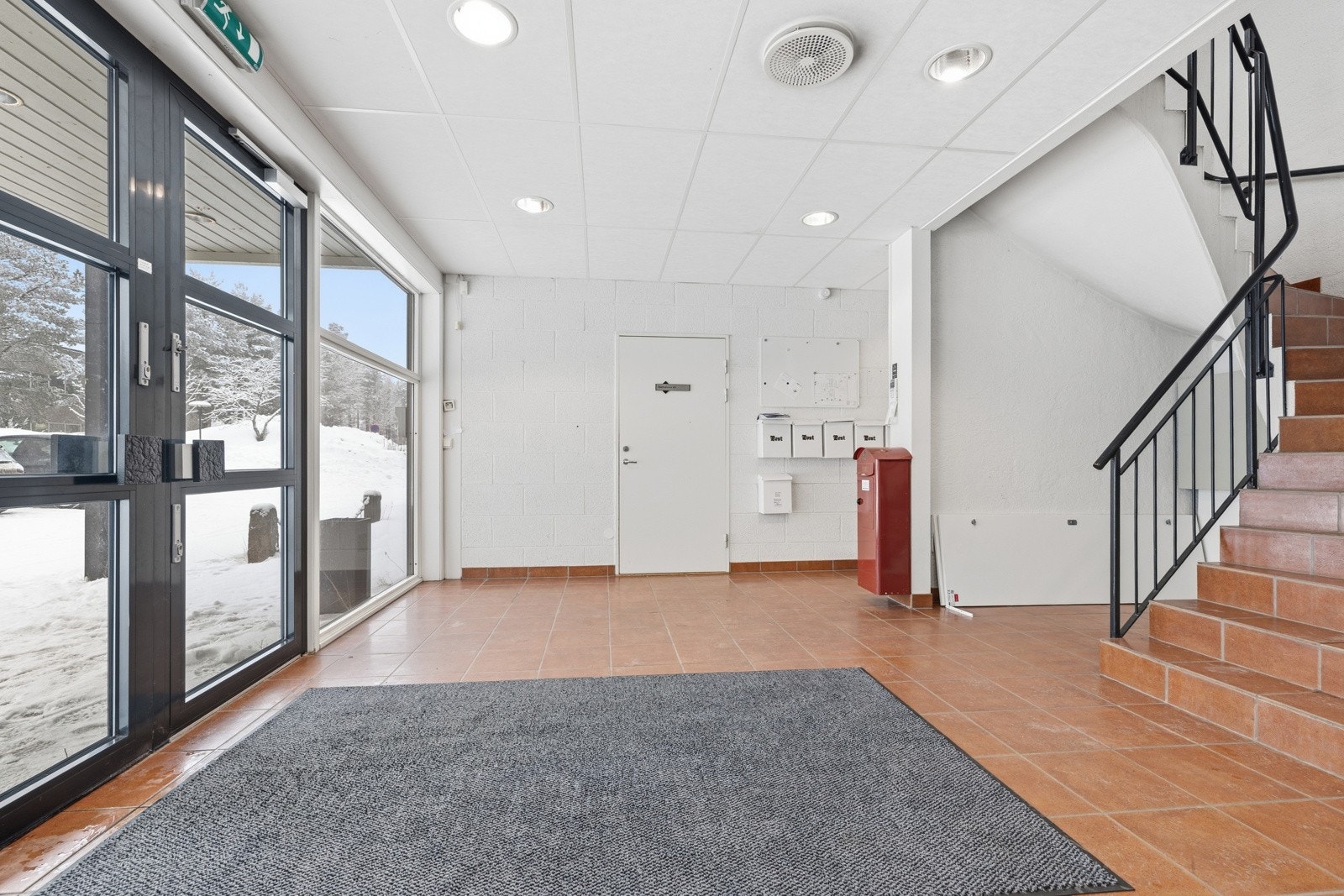 Felles inngangsparti for bygget. Galleribilde