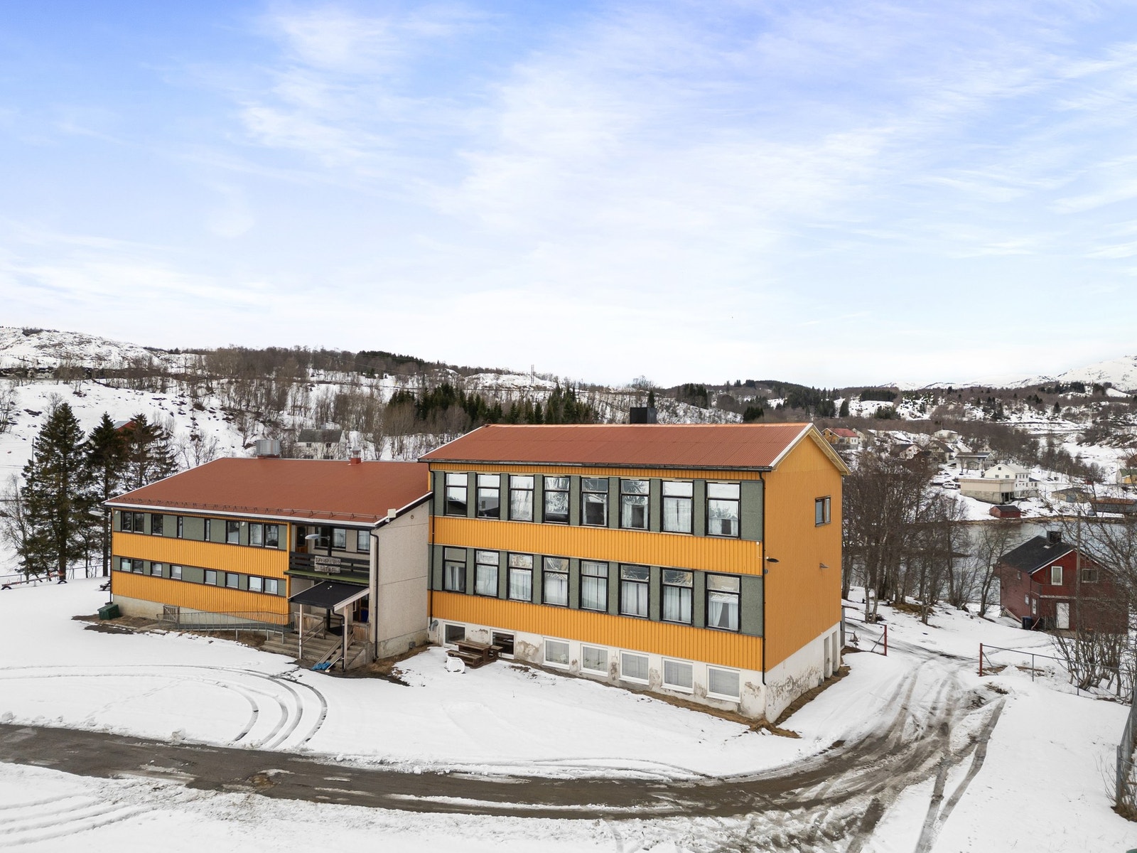 Tidligere Fauskevåg skole og barnehage Galleribilde