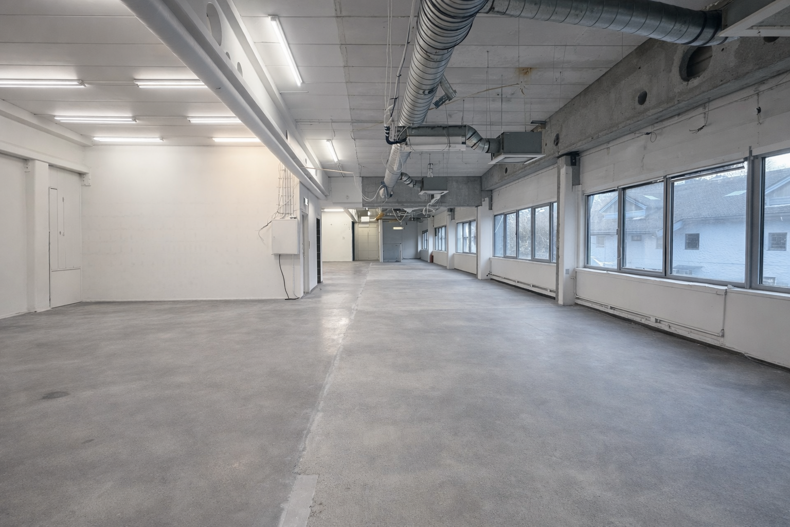Rålokale klar for tilpasning til ny leietaker
Gode lysforhold og god takhøyde
NB! Bildet er digitalt redigert, noe avvik fra faktisk forhold Galleribilde