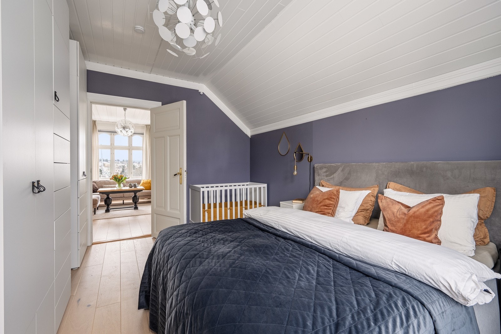 Soverommet har en god størrelse og en rolig atmosfære. Galleribilde