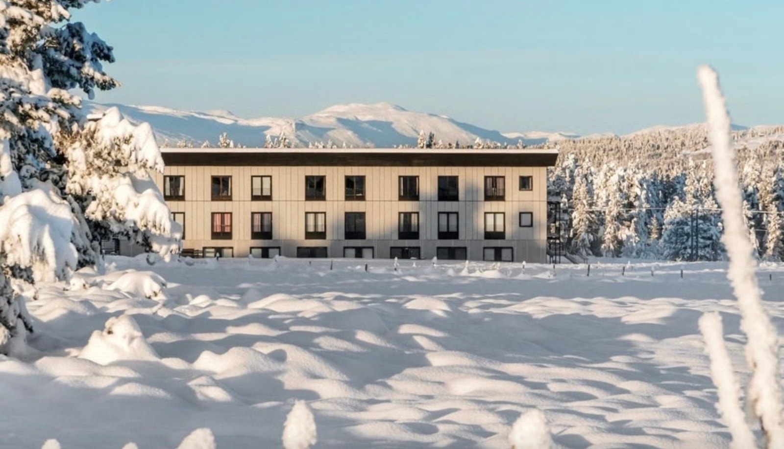 Sanderstølen er fint beliggende på fjellet mellom Hallingdal og Valdres. Galleribilde