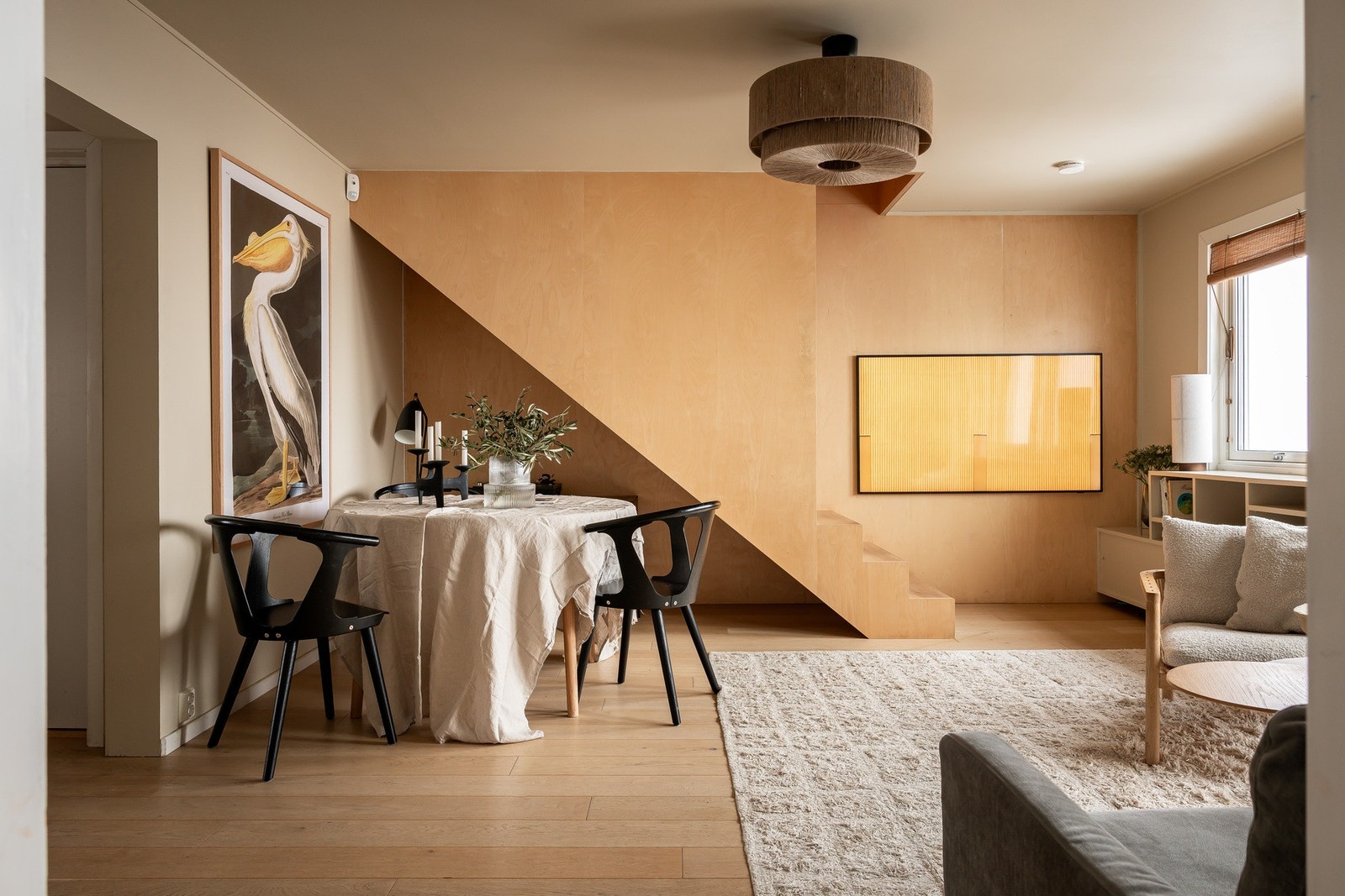 Stilrent og pent utrykk er gjennomgående for boligen. Galleribilde